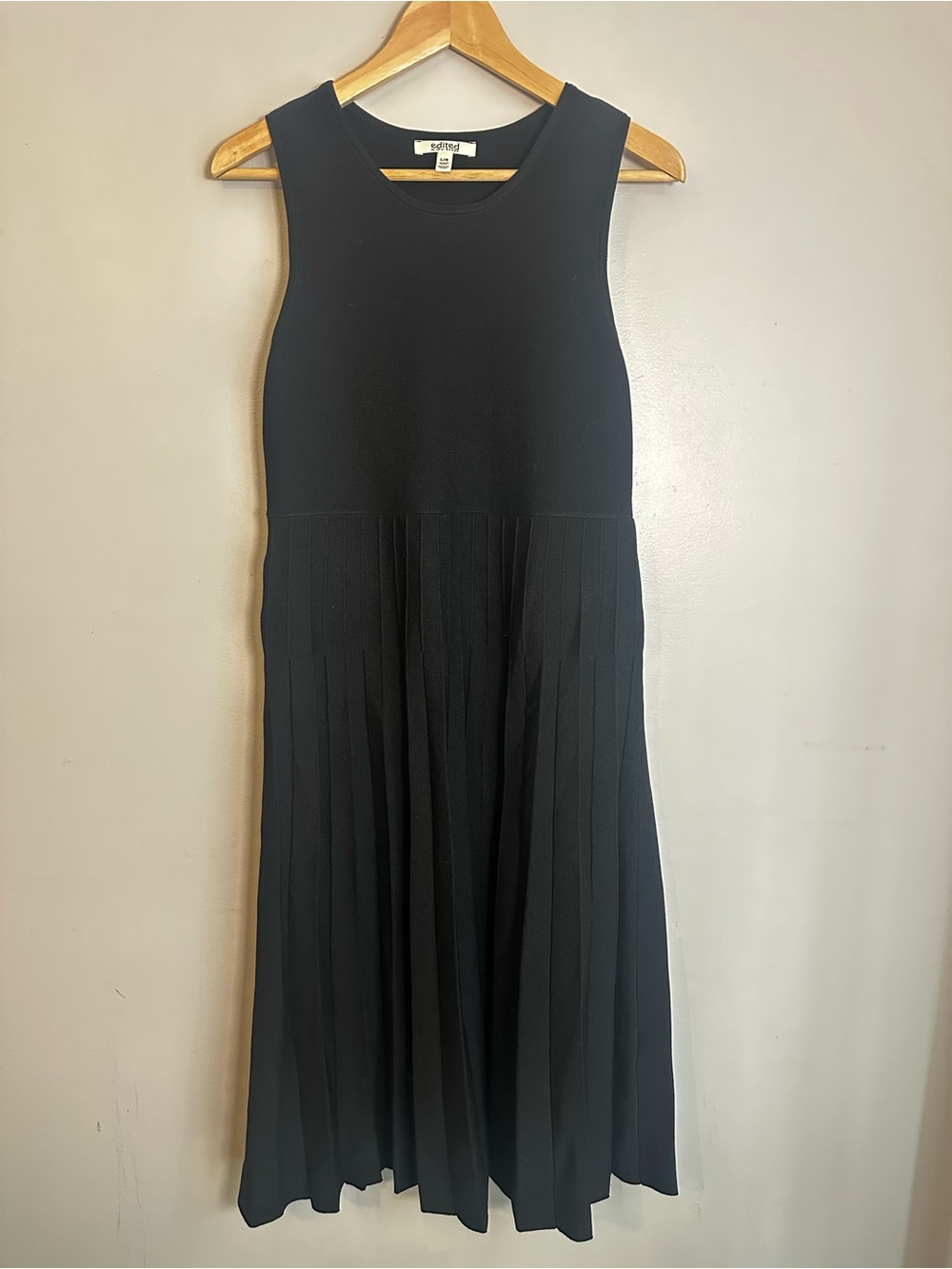 Edited by Remi Baker Sleeveless Black Dress with Stretch Knit Pleated Skirt, L